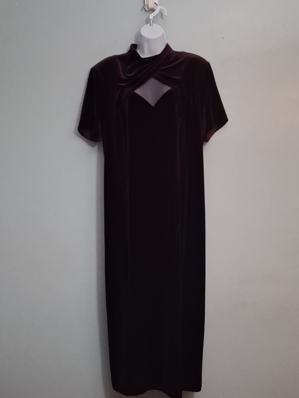 VGT. S.L. Fashions Size 18W Women's Dark Purple Velvet Maxi Dress Front Cutout